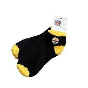 Pittsburgh Steelers NFL Black and Yellow Fuzzy Socks NEW Women’s